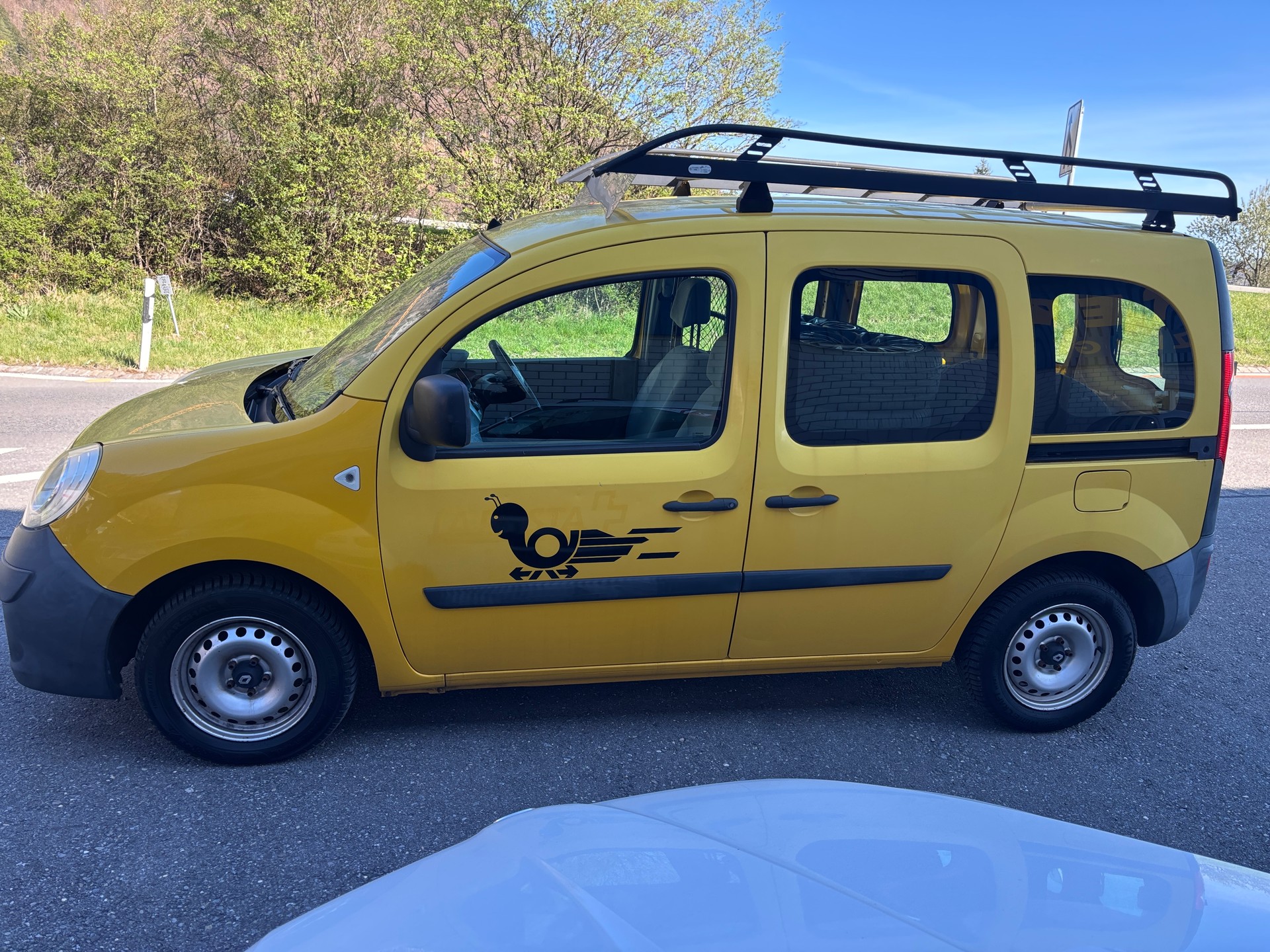 RENAULT Kangoo 1.6 105 Business A-image-2