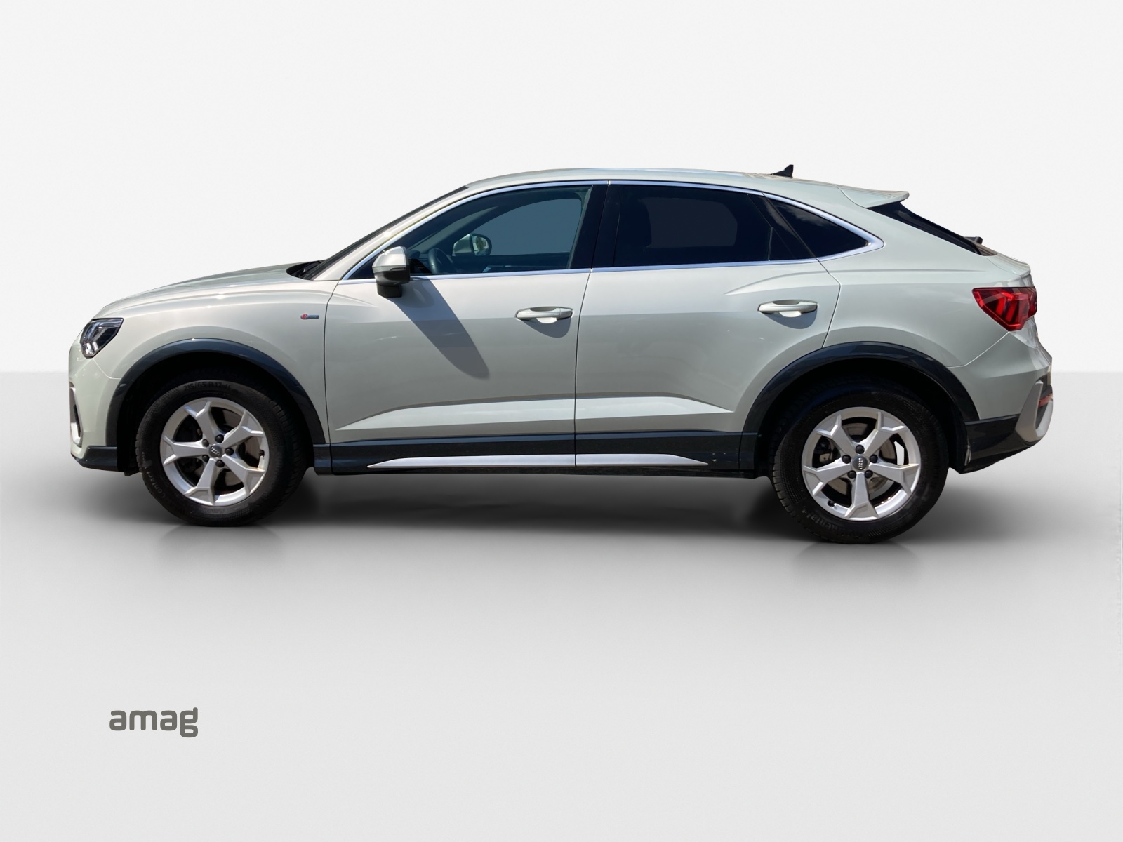 AUDI Q3 Sportback 40 TFSI S line quattro S-tronic-image-1