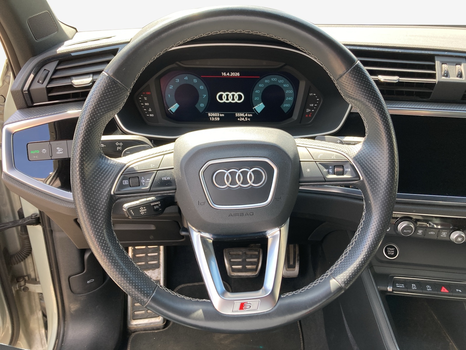 AUDI Q3 Sportback 40 TFSI S line quattro S-tronic-image-9