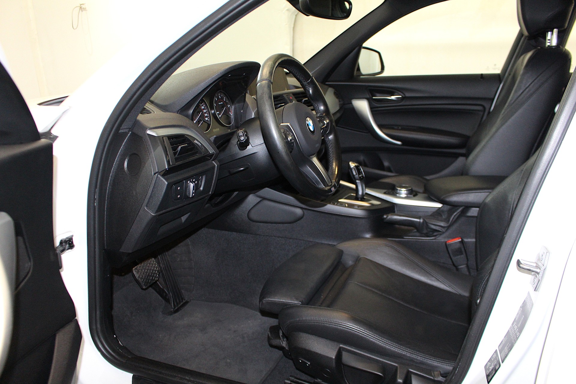 BMW 120d xDrive-image-6