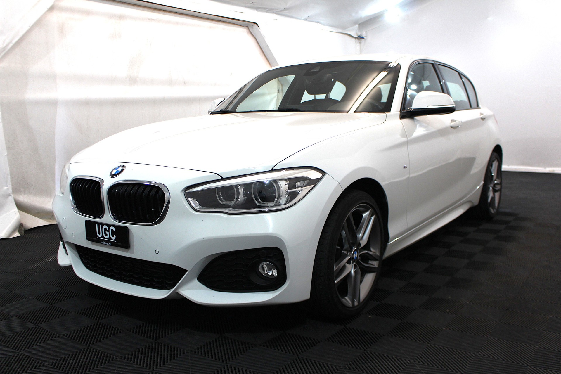 BMW 120d xDrive-image-2