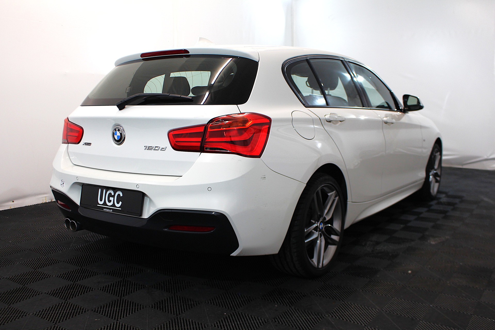 BMW 120d xDrive-image-5