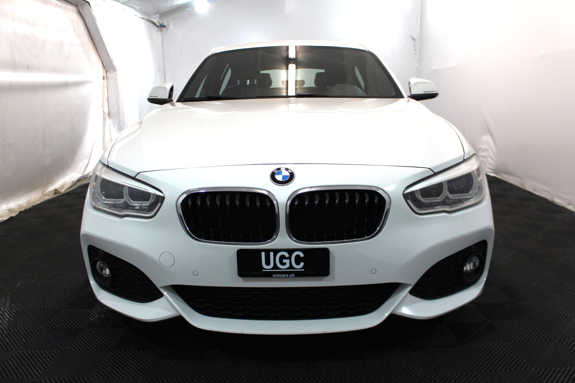 BMW 120d xDrive-image-1