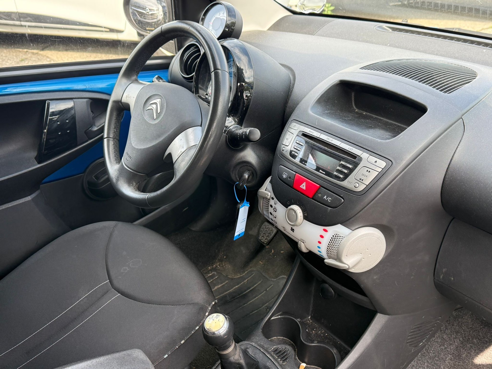 CITROEN C1 1.0i Attraction-image-11
