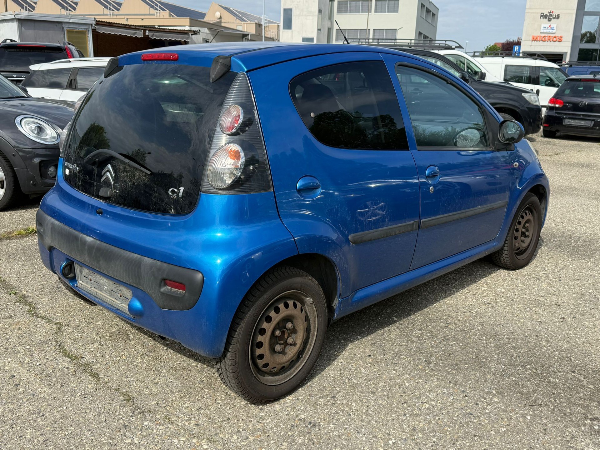 CITROEN C1 1.0i Attraction-image-1