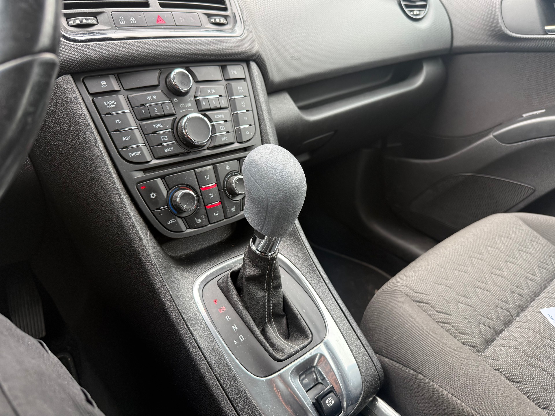 OPEL Meriva 1.4 Turbo Cosmo Automatic-image-7