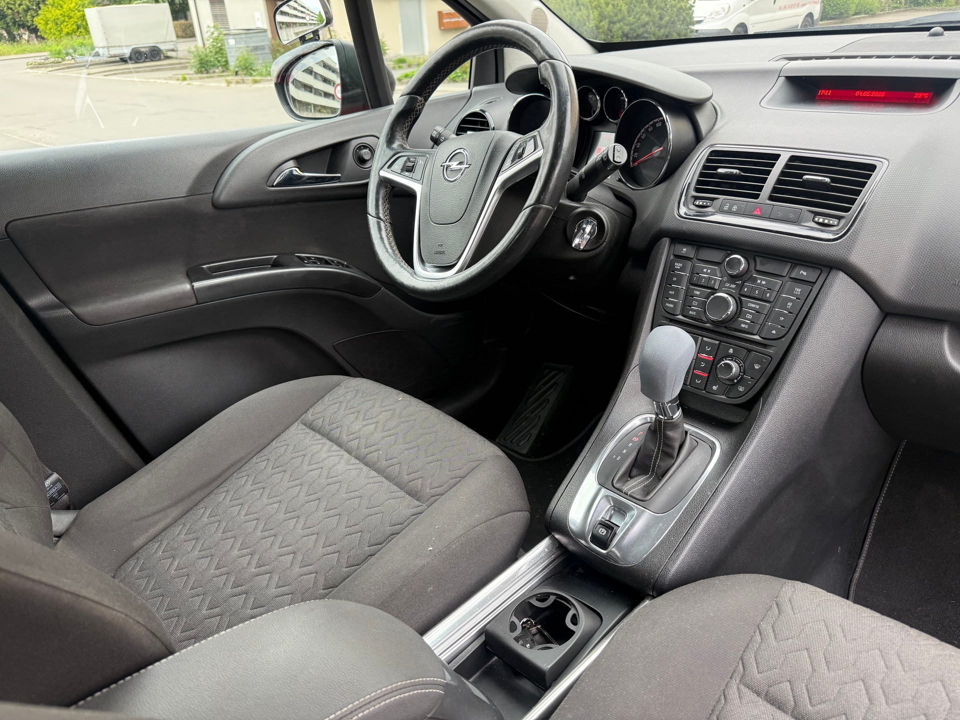 OPEL Meriva 1.4 Turbo Cosmo Automatic-image-10
