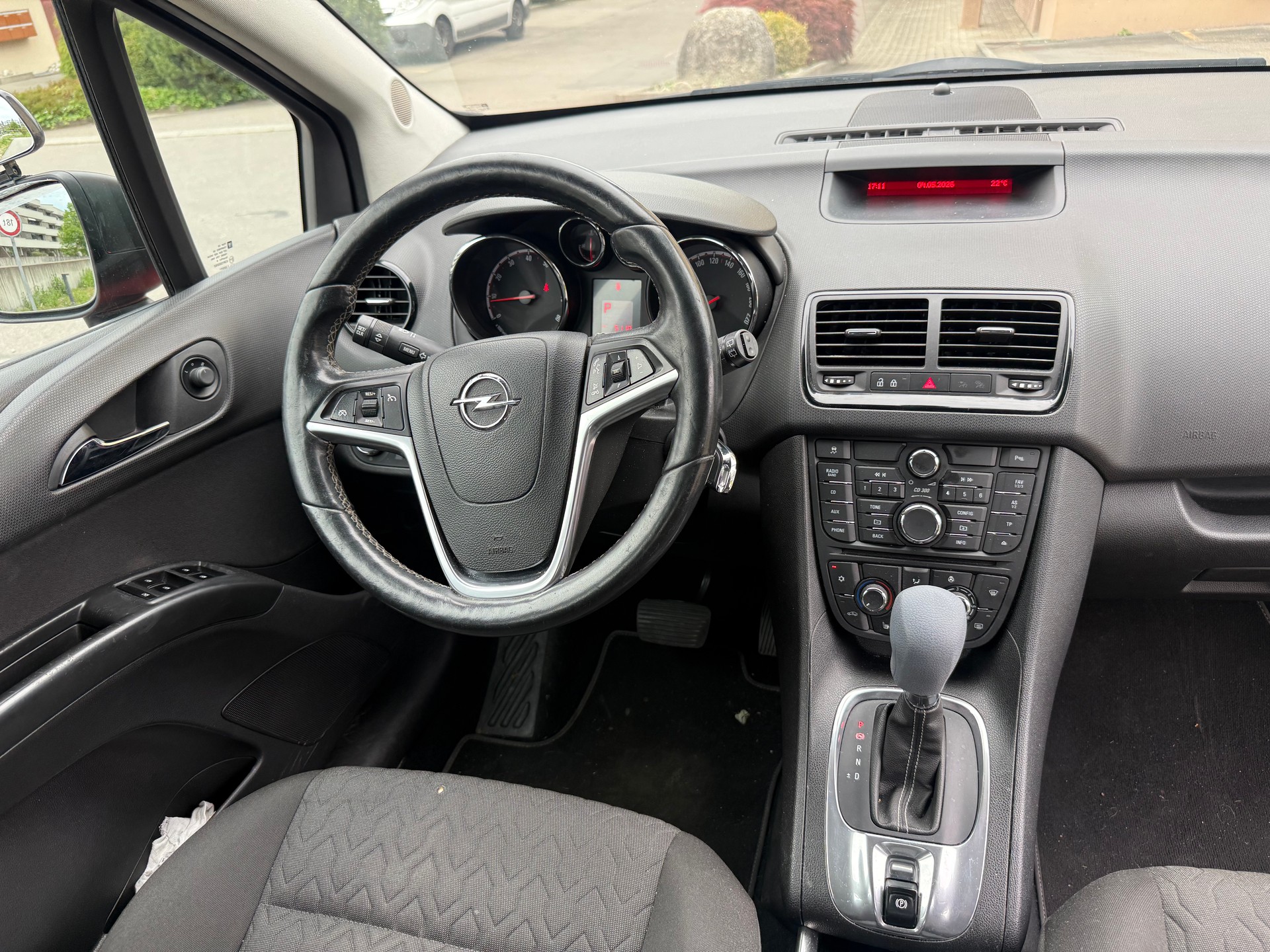 OPEL Meriva 1.4 Turbo Cosmo Automatic-image-8