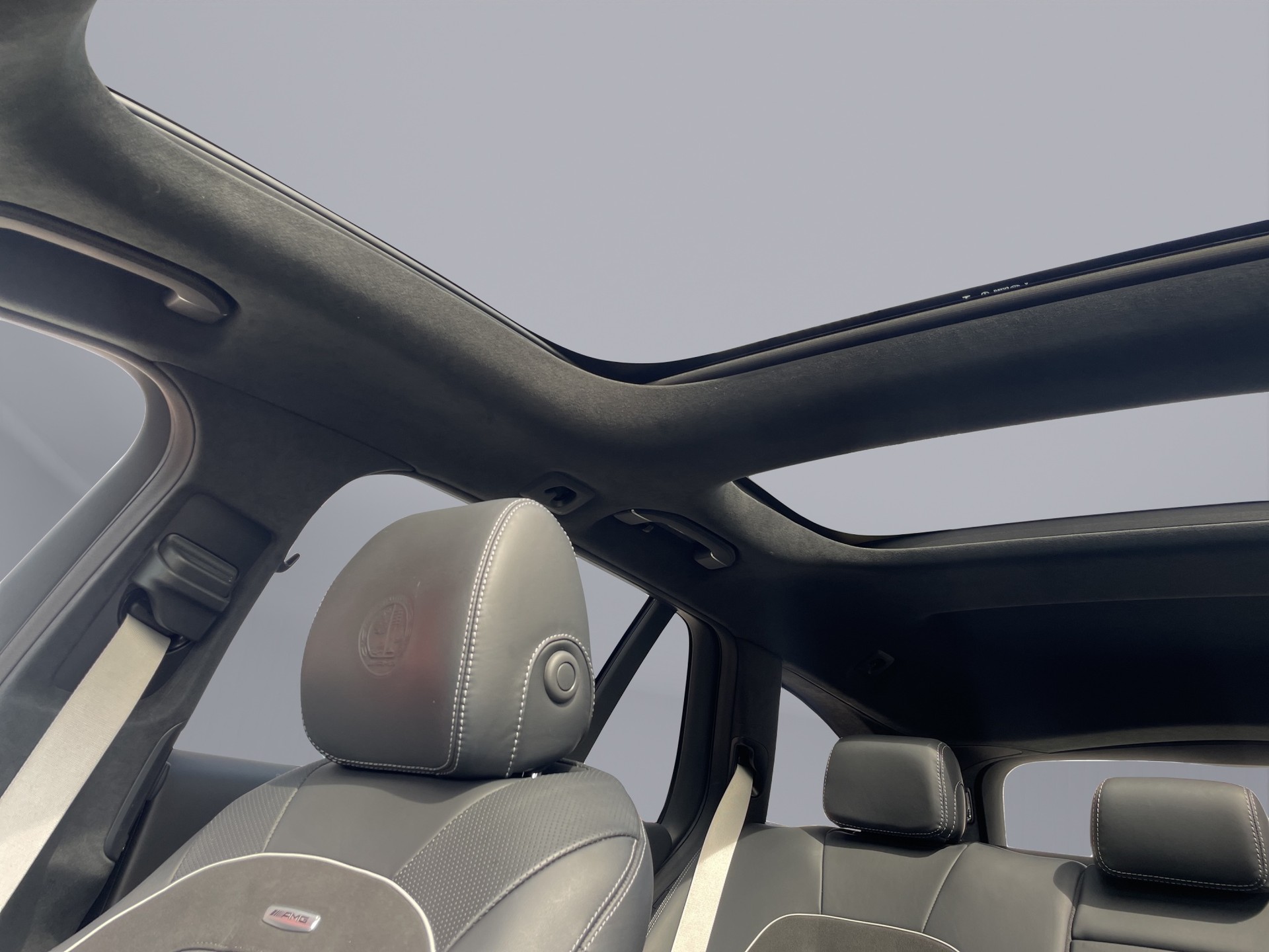 MERCEDES-BENZ E 63 S AMG 4matic+ Kombi-image-23