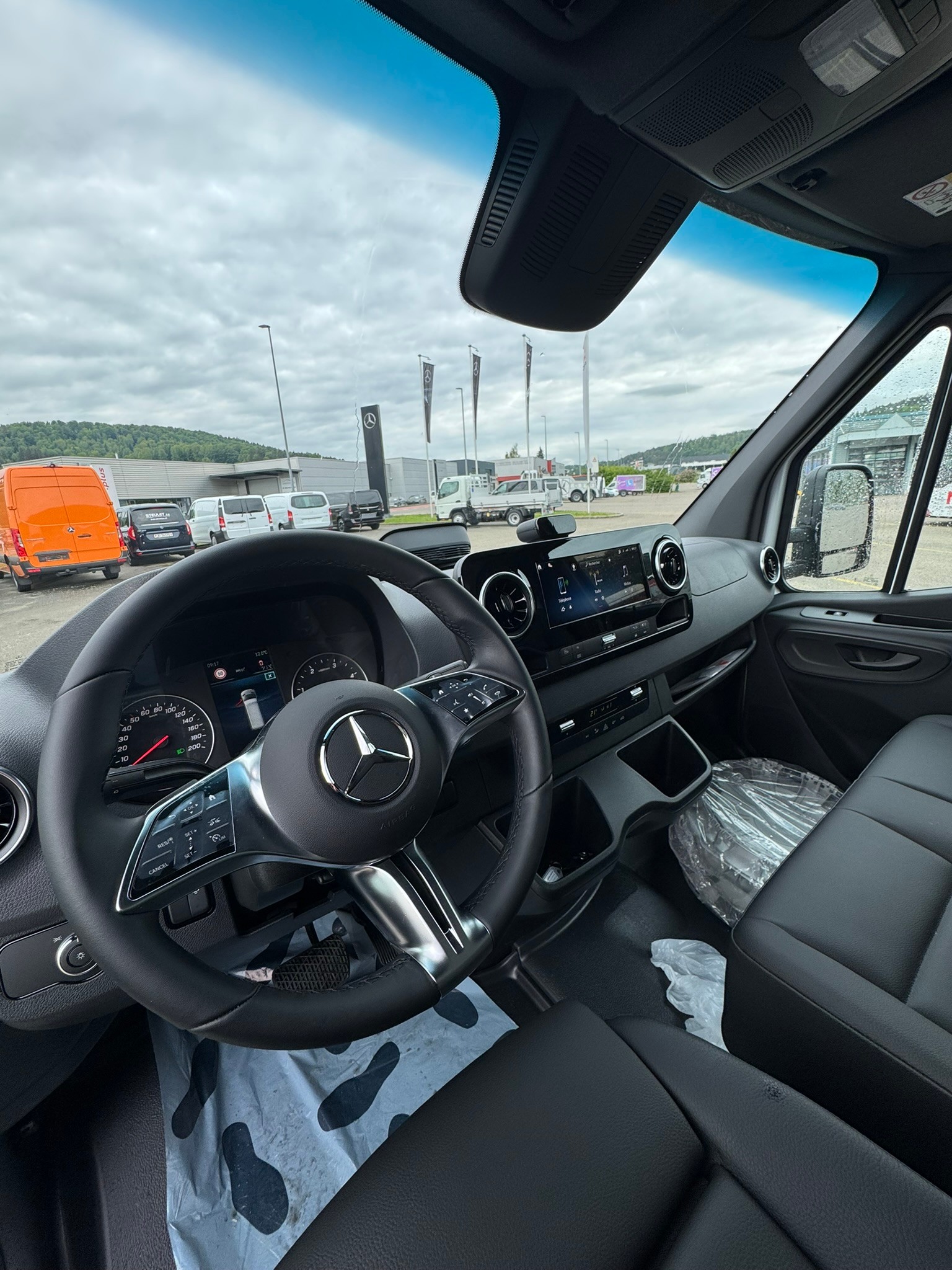 MERCEDES-BENZ 317 CDI PRO CH 4325 mm L-image-12
