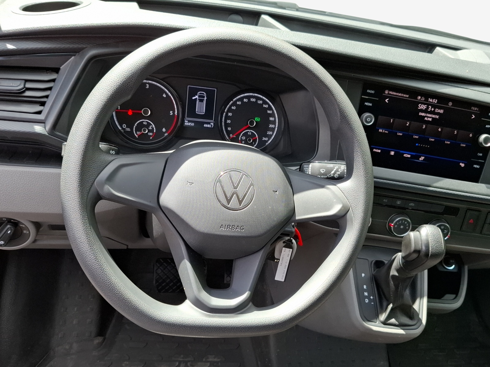VW T6.1 2.0 TDI DSG-image-9
