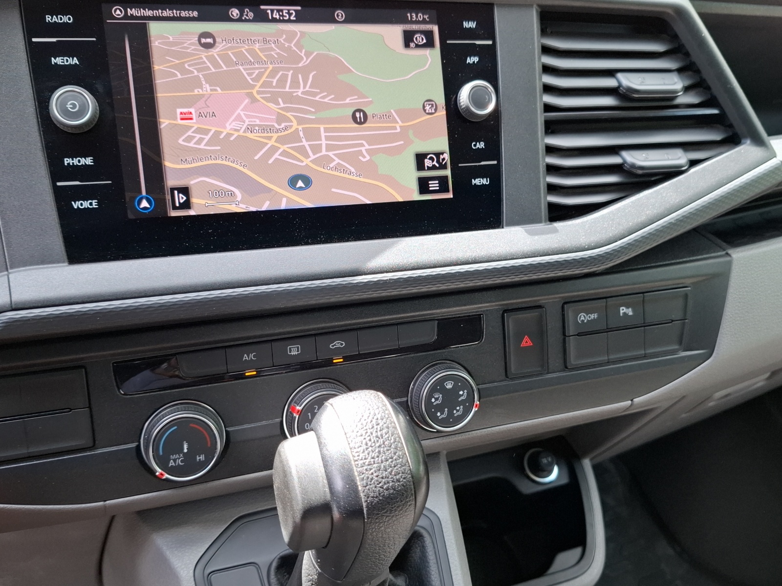 VW T6.1 2.0 TDI DSG-image-10