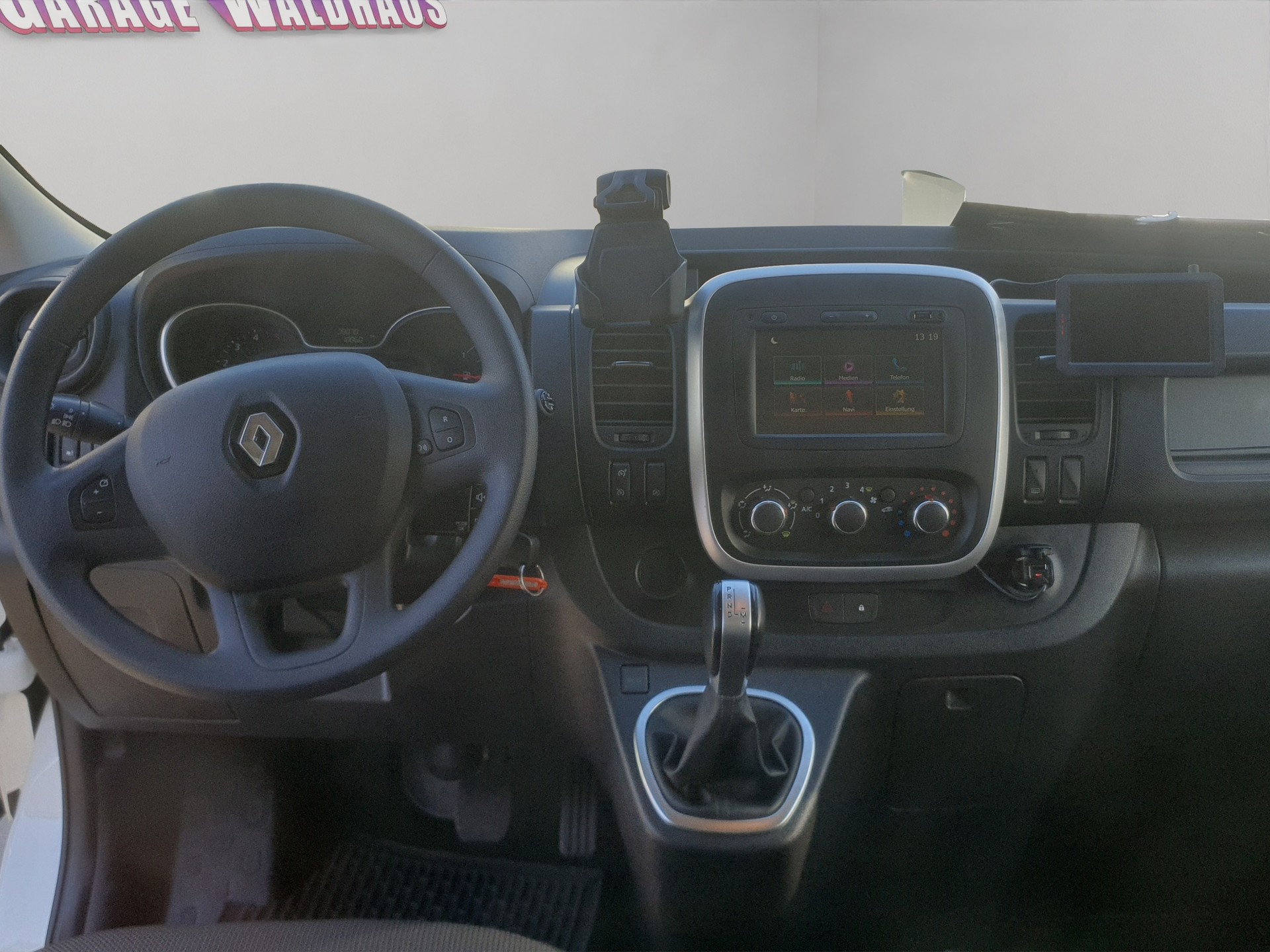 RENAULT Trafic 2.0 ENERGY dCi145 3.0t L1H1 AUTOMAT-image-12