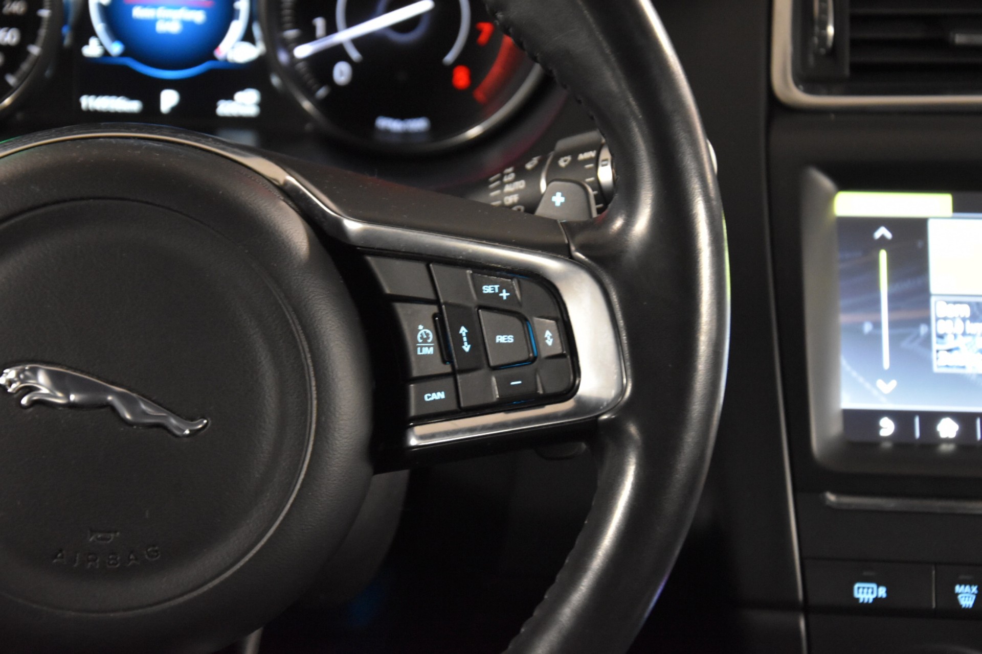 JAGUAR E-Pace 2.0 P250 R-Dynamic S AWD Automatik-image-14