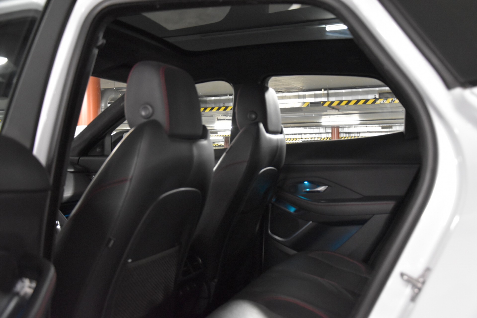 JAGUAR E-Pace 2.0 P250 R-Dynamic S AWD Automatik-image-29