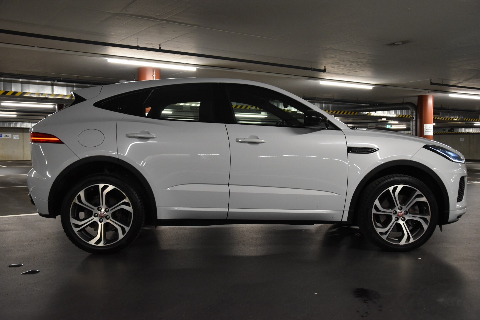 JAGUAR E-Pace 2.0 P250 R-Dynamic S AWD Automatik-image-10