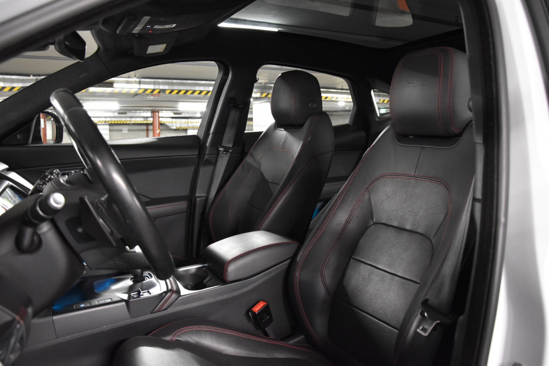 JAGUAR E-Pace 2.0 P250 R-Dynamic S AWD Automatik-image-28