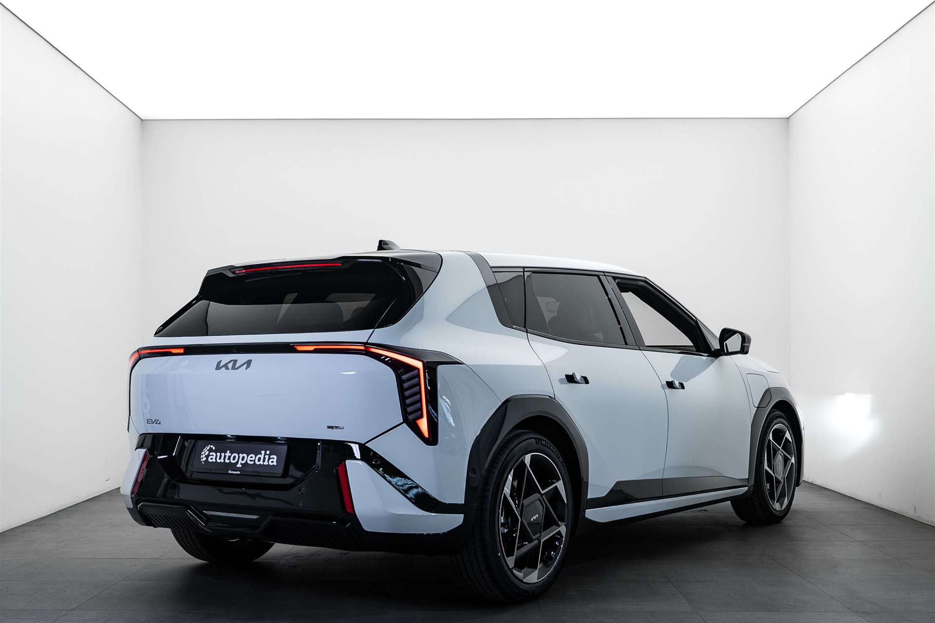 KIA EV4 81,4 kWh NEW GT-Line Automat 204PS-showroom-element-2