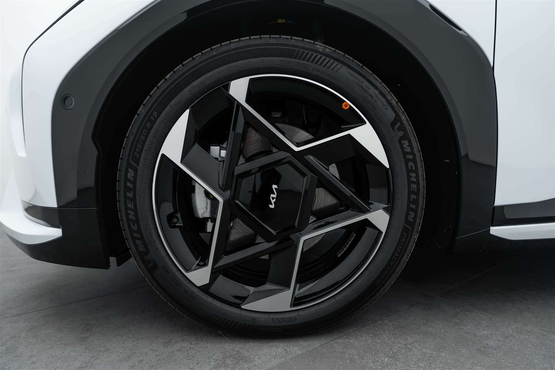 KIA EV4 81,4 kWh NEW GT-Line Automat 204PS-image-5