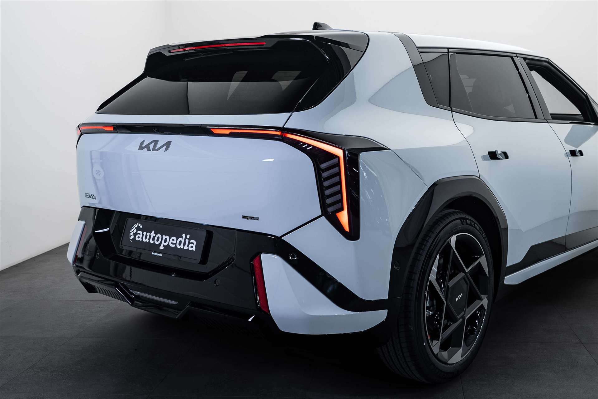 KIA EV4 81,4 kWh NEW GT-Line Automat 204PS-showroom-element-3