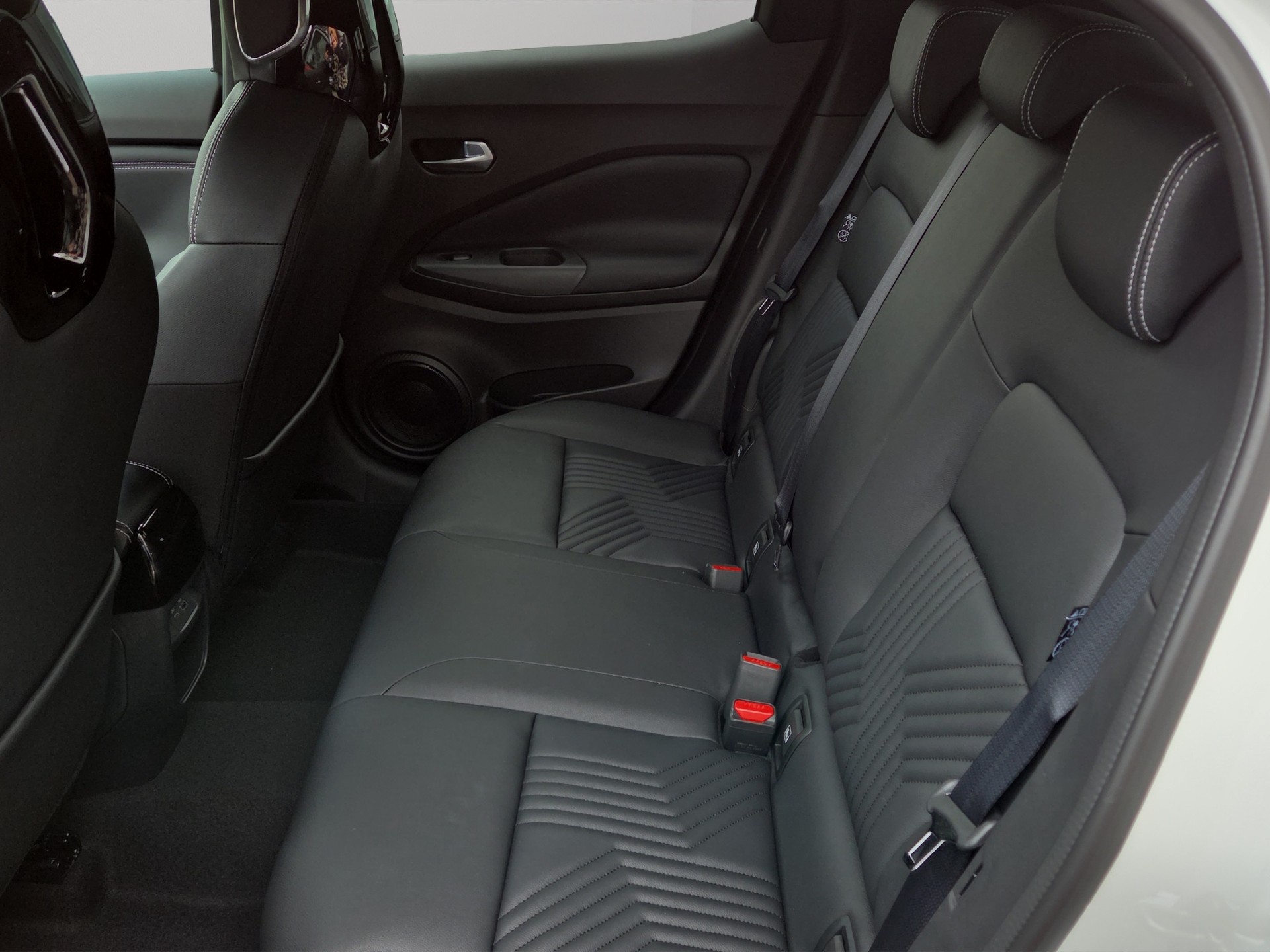 NISSAN Juke 1.6 FHEV Tekna-image-14