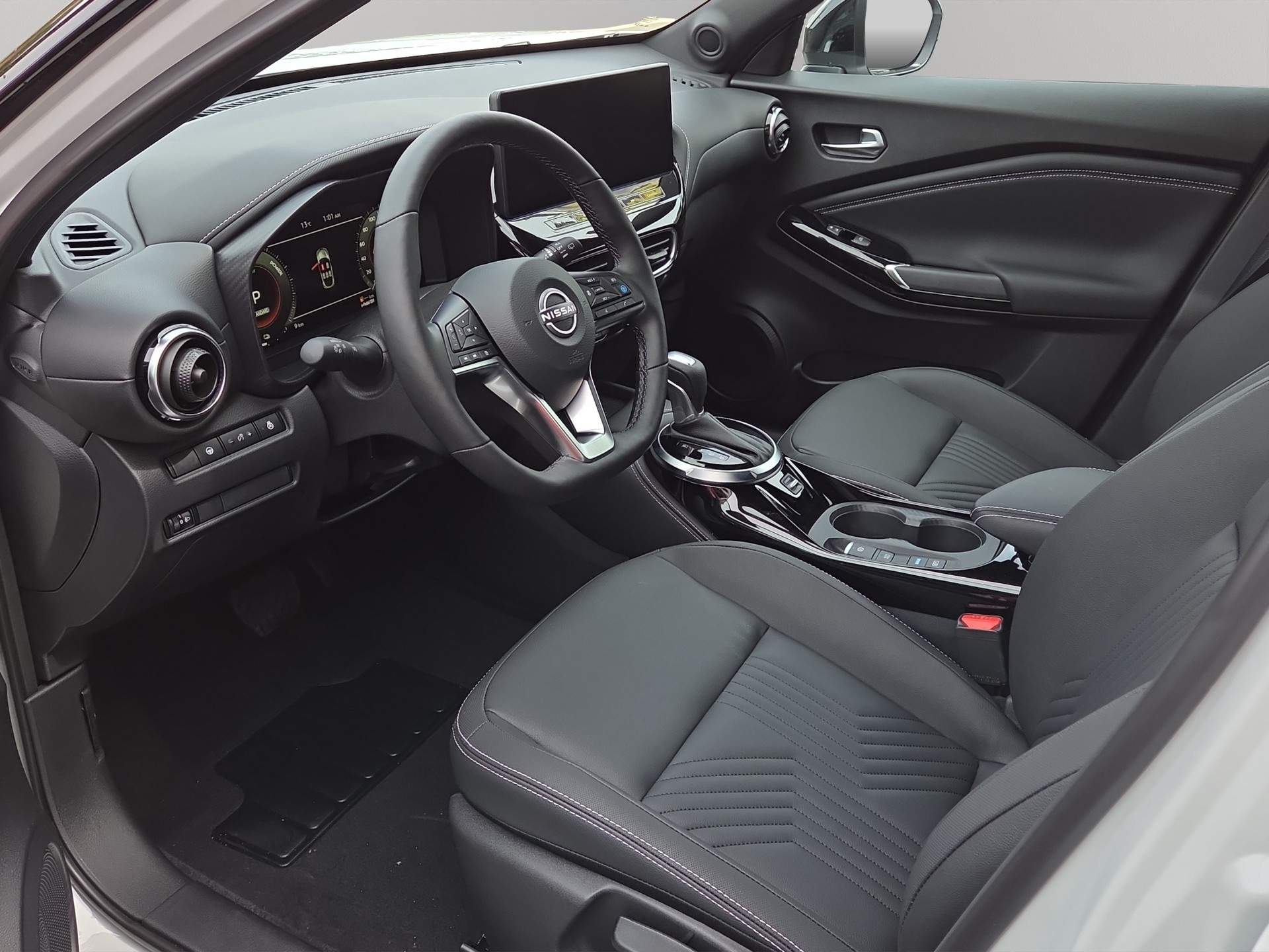 NISSAN Juke 1.6 FHEV Tekna-image-8
