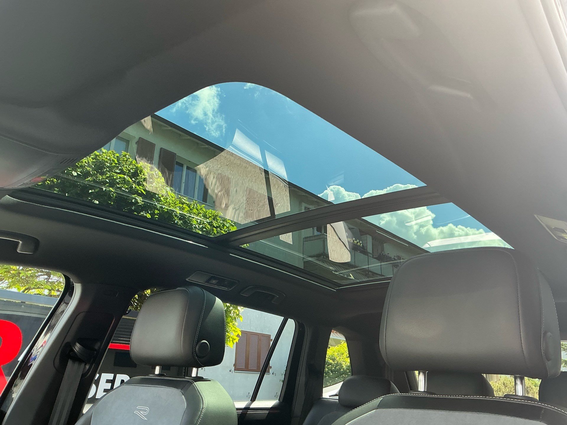 VW Tiguan Allspace R-LINE 4 MOTION *** PANORAMAGLASDACH & ANHÄNGEKUPPLUNG ***-image-8