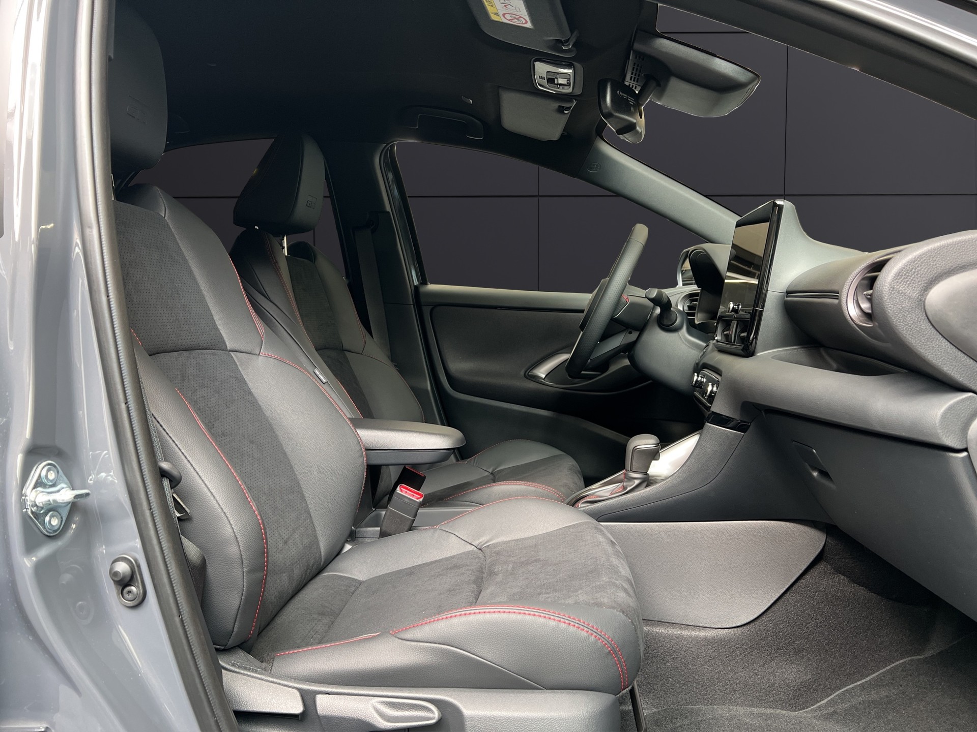 TOYOTA Yaris 1.5 VVT-i HSD GR Sport-image-11