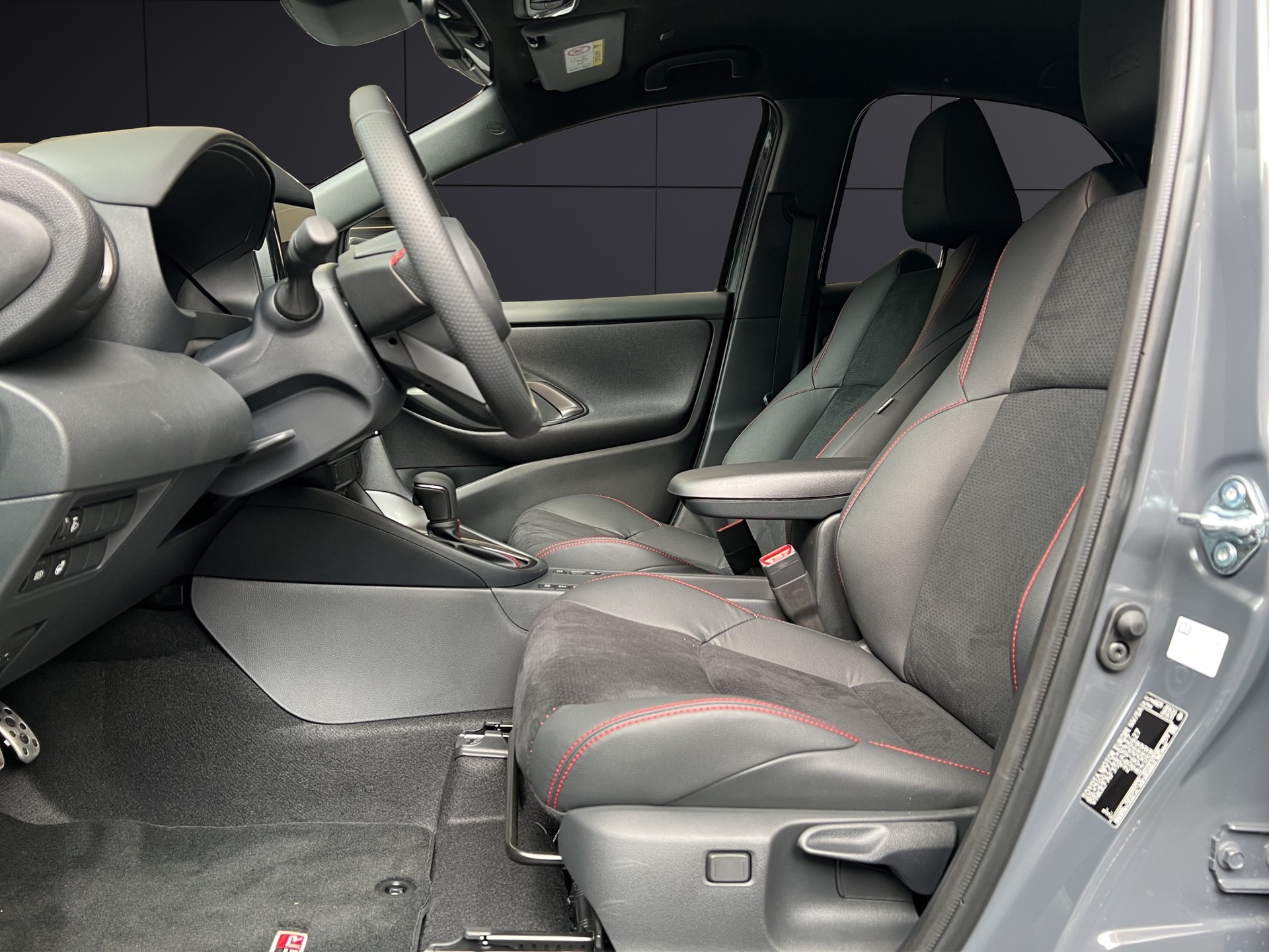 TOYOTA Yaris 1.5 VVT-i HSD GR Sport-image-10