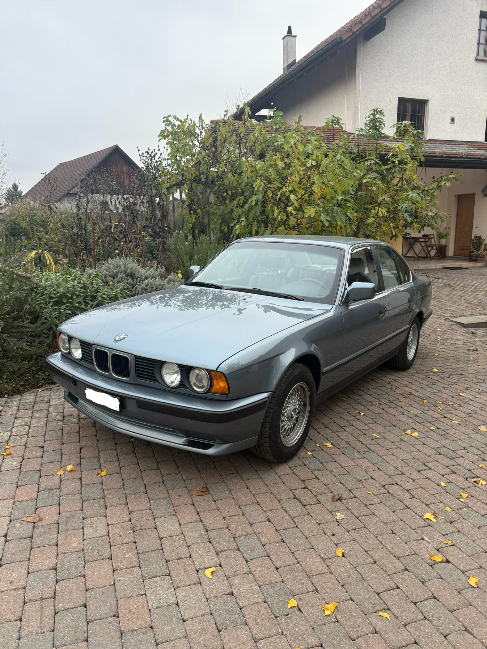 BMW 525iA-image-1