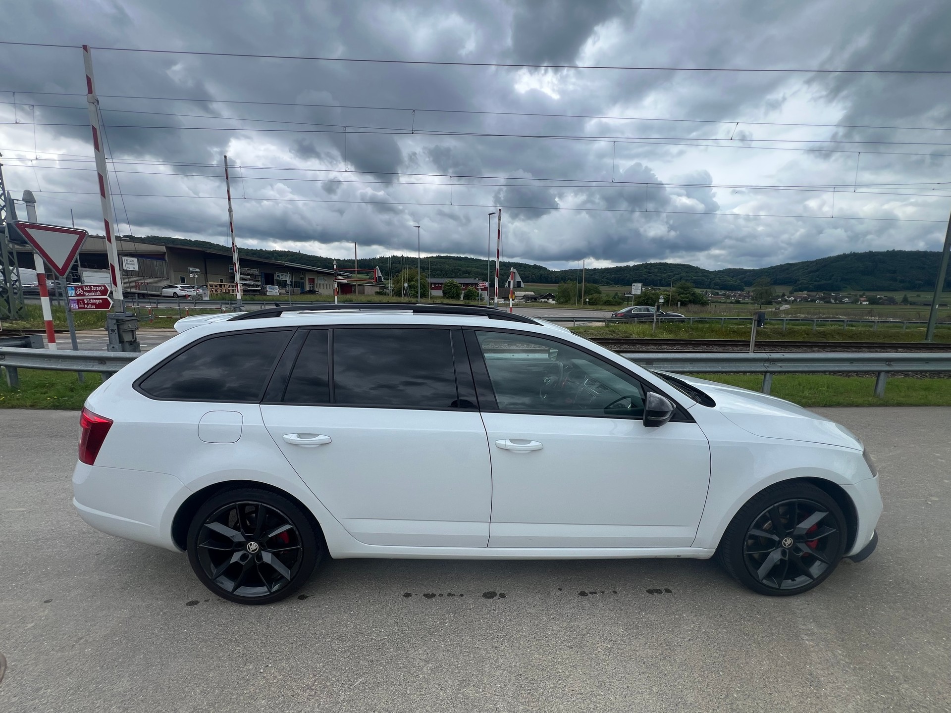 SKODA Octavia Combi 2.0 TDI RS DSG-image-3