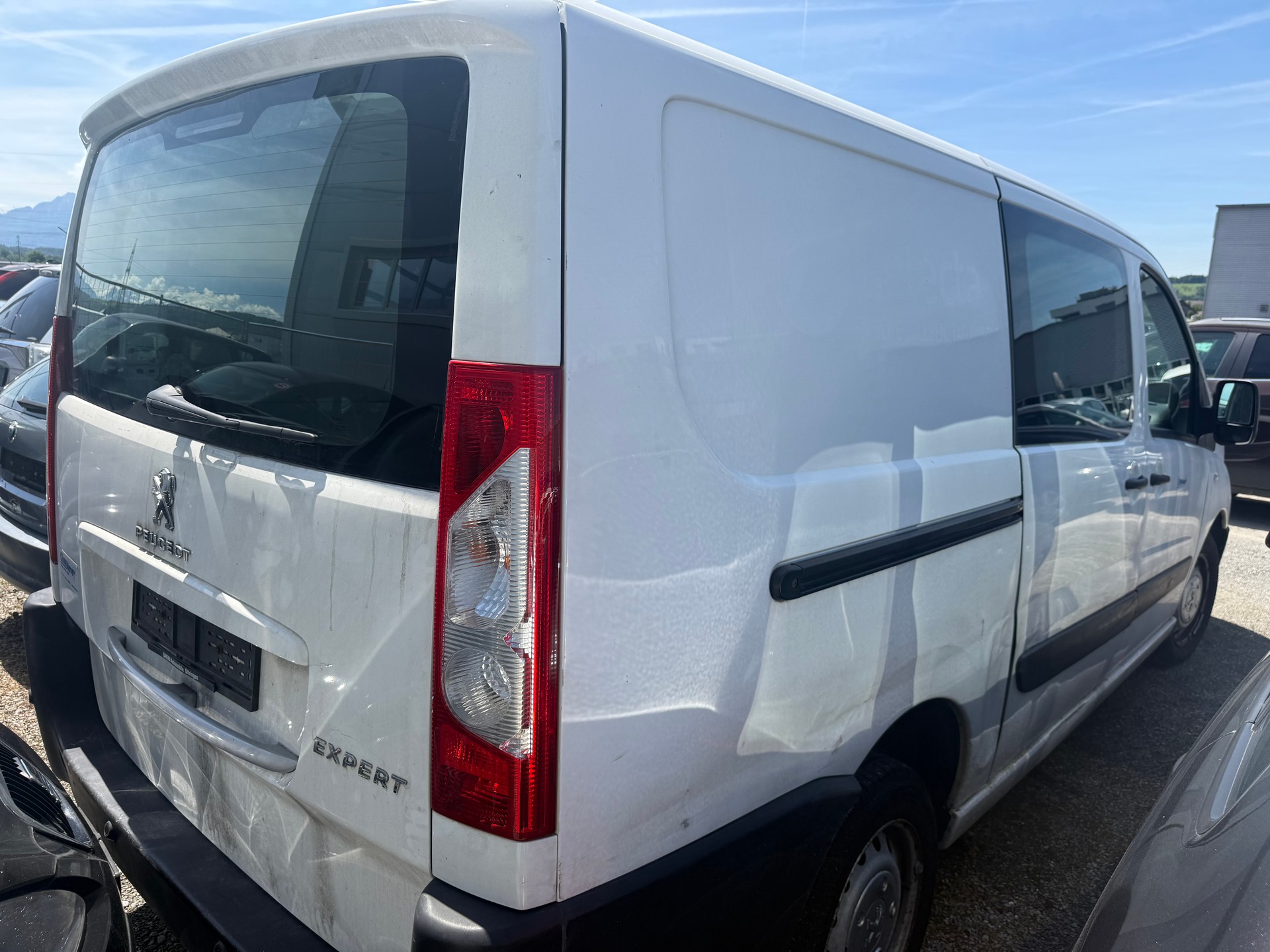 PEUGEOT Expert 2.0 HDi 229 L2H1-image-3