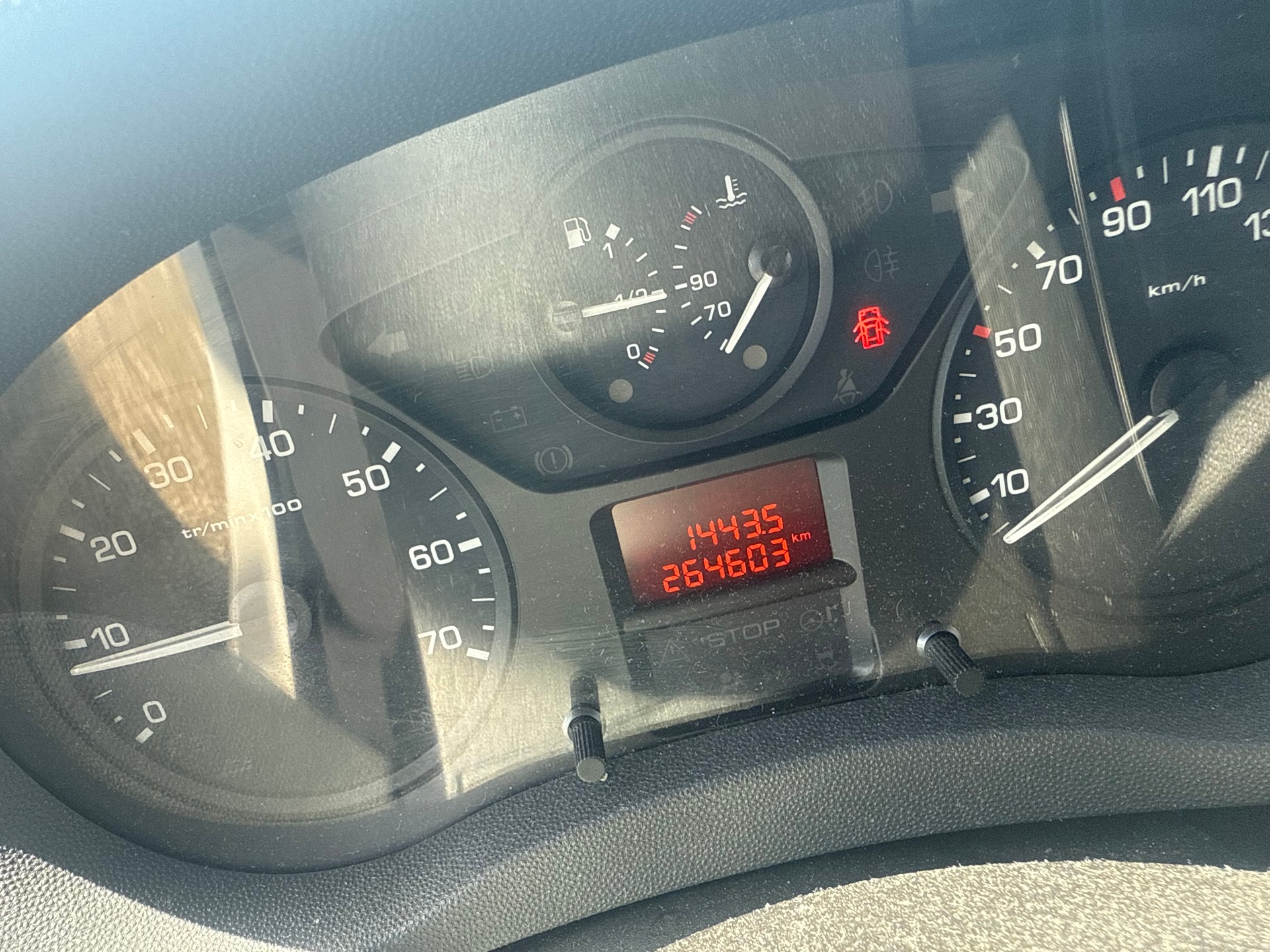 PEUGEOT Expert 2.0 HDi 229 L2H1-image-7