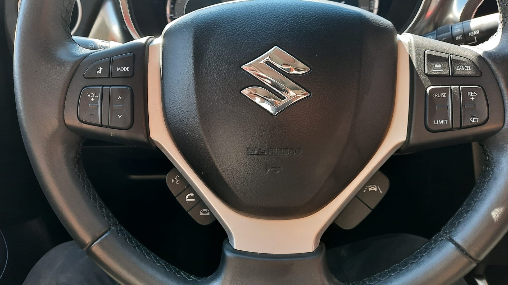 SUZUKI Vitara 1.4 Boosterjet Compact Top Hybrid Automatic-image-10