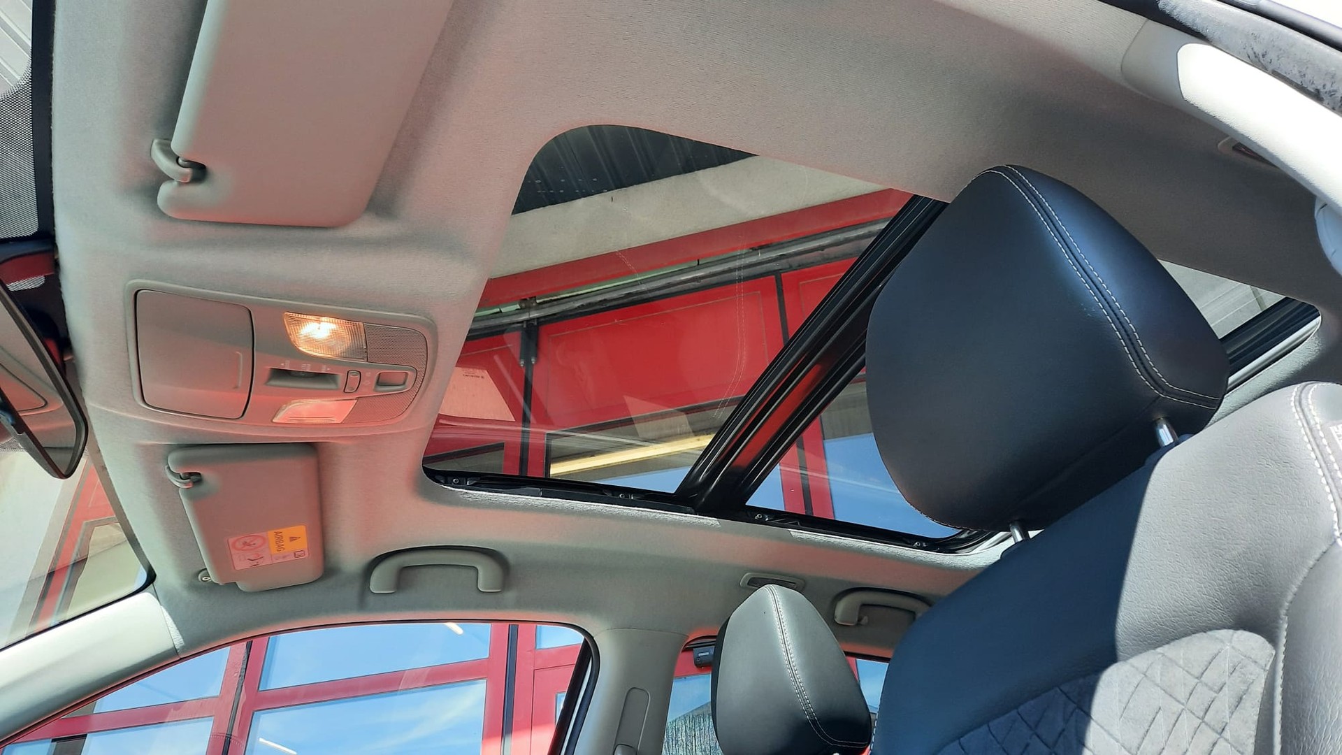 SUZUKI Vitara 1.4 Boosterjet Compact Top Hybrid Automatic-image-17