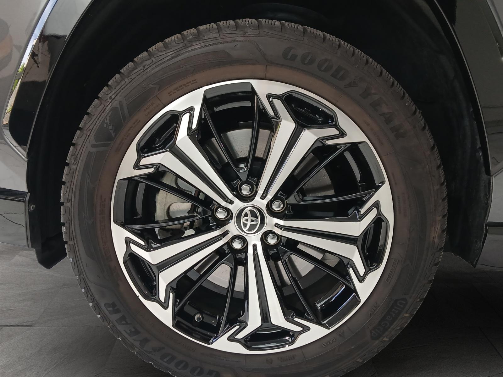 TOYOTA RAV4 2.5 Plug-In-Hybrid Platinum-image-16