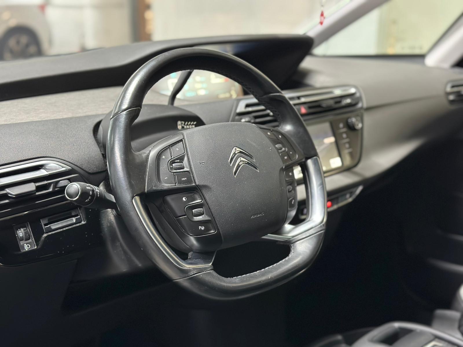 CITROEN C4 Picasso 1.6i 16V e-THP Exclusive Automatic-image-8