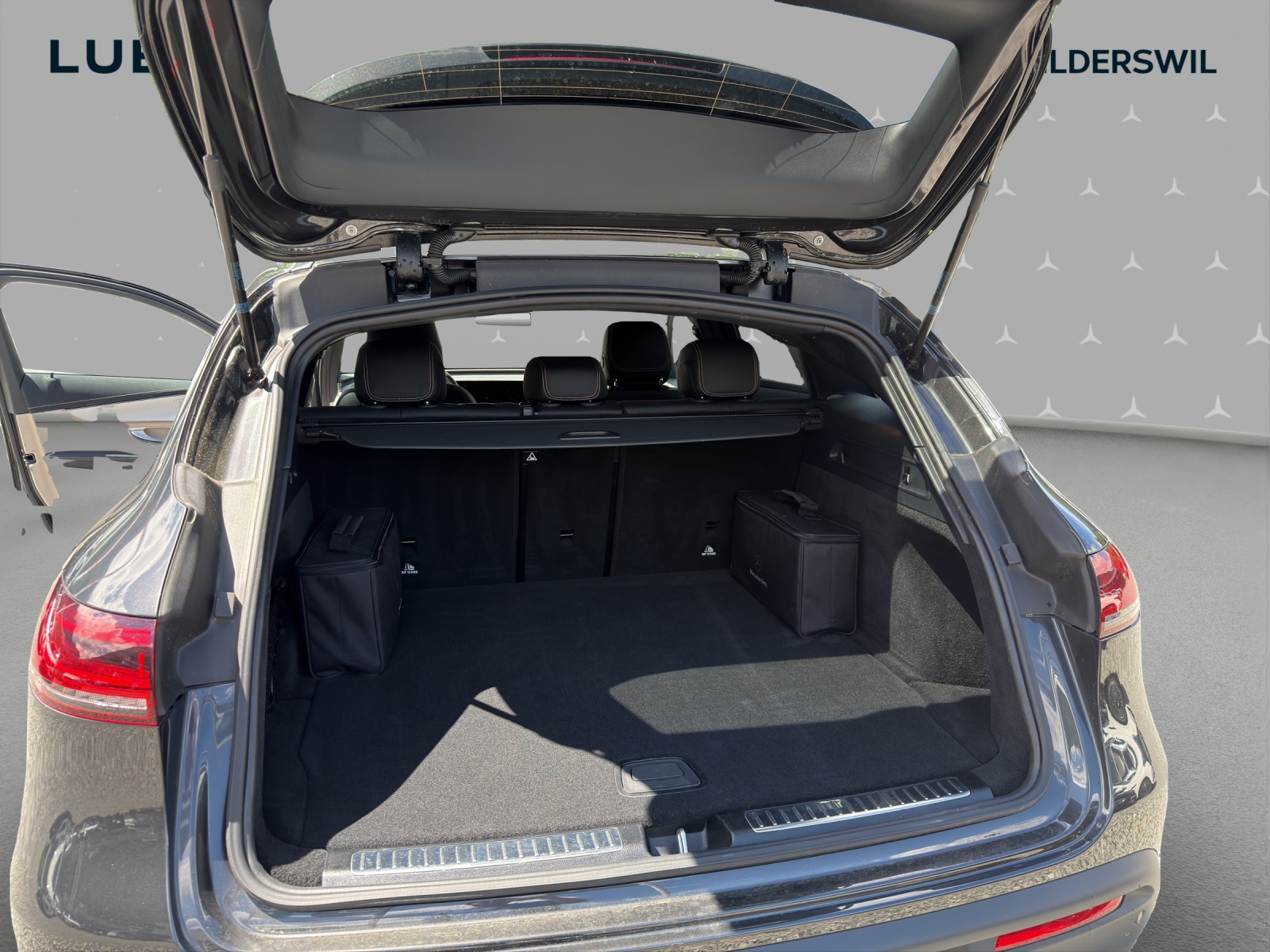 MERCEDES-BENZ EQC 400 4Matic-image-12