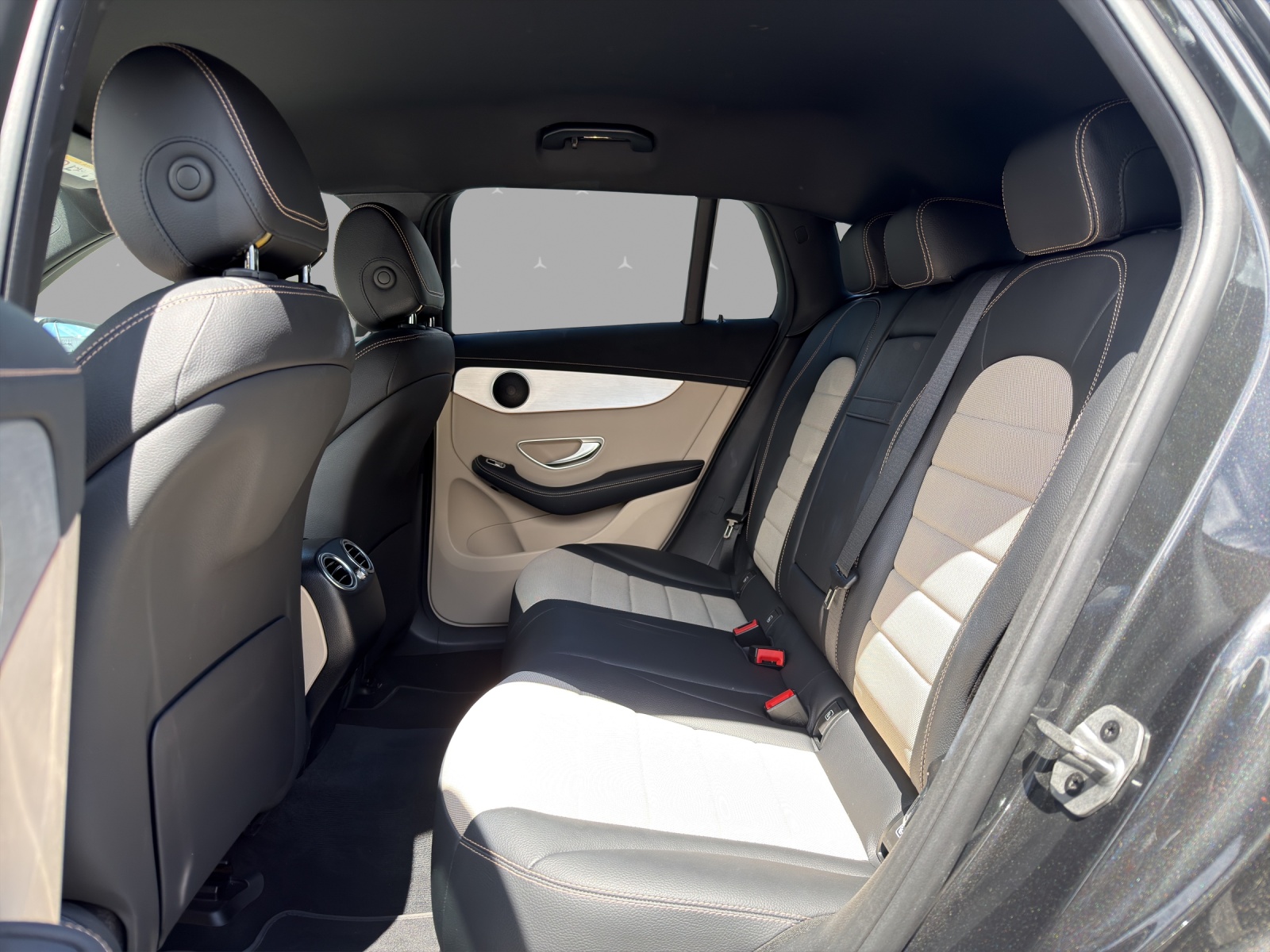 MERCEDES-BENZ EQC 400 4Matic-image-11