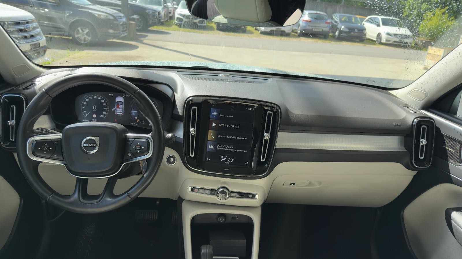 VOLVO XC40 D3 AWD Momentum Geartronic-image-9