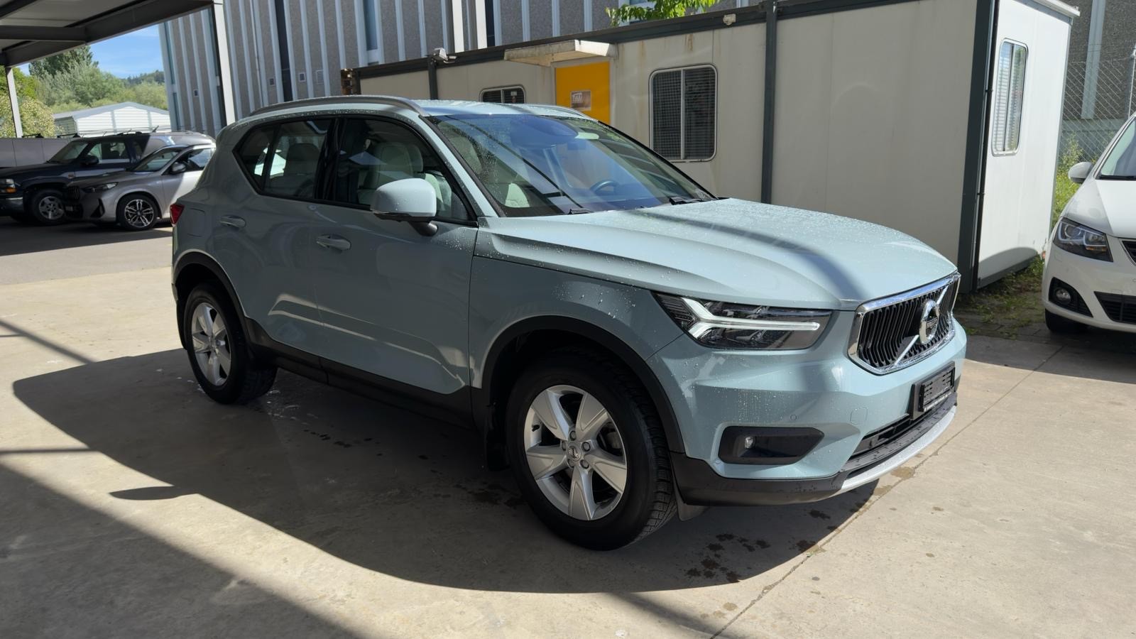 VOLVO XC40 D3 AWD Momentum Geartronic-image-5