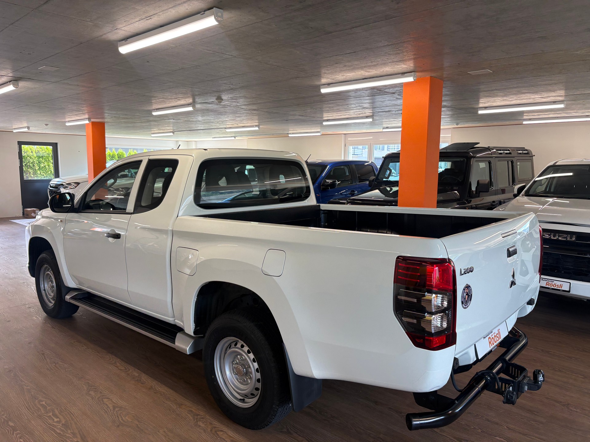 MITSUBISHI L 200 2.2 Value Club Cab-image-4
