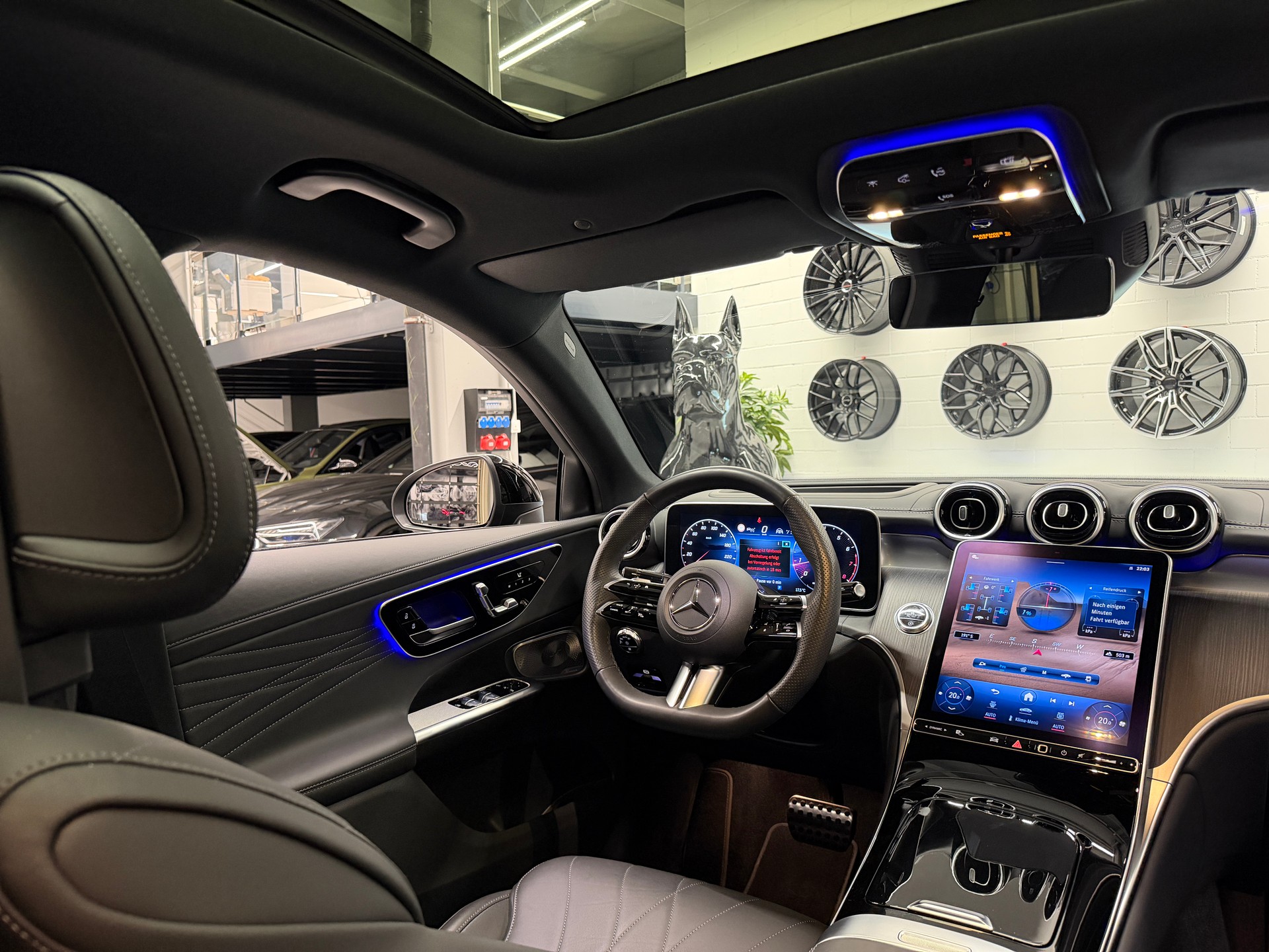 MERCEDES-BENZ GLC 300 AMG Line 4matic Coupé *CH-Auto*Sonderlackierung Manufaktur magno*Gratis Service*-image-19
