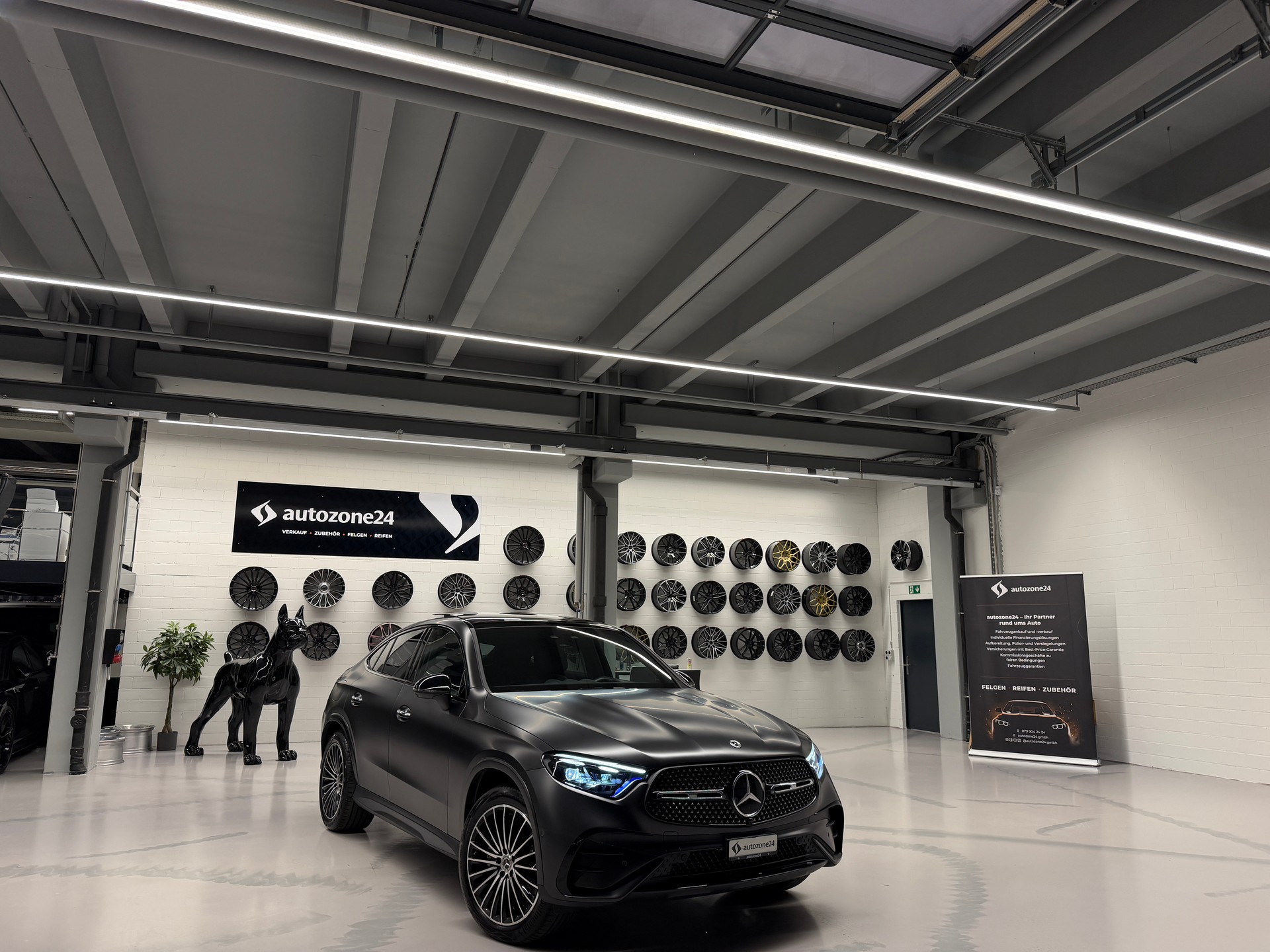 MERCEDES-BENZ GLC 300 AMG Line 4matic Coupé *CH-Auto*Sonderlackierung Manufaktur magno*Gratis Service*-image-0
