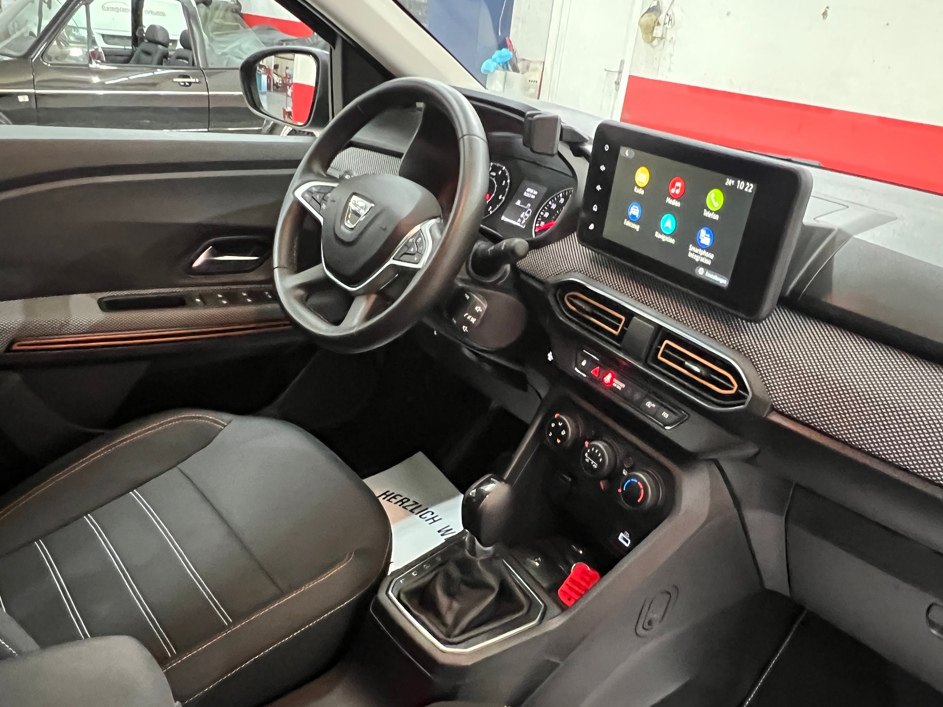 DACIA Sandero Stepway TCe 90 Expression CVT-image-14