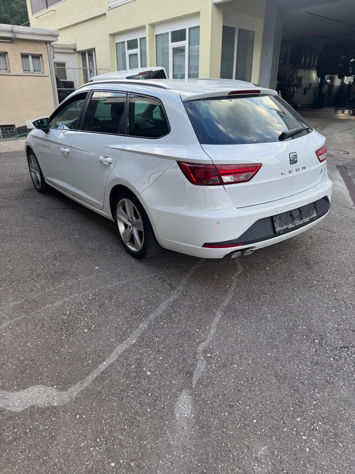 SEAT Leon ST 2.0 TDI FR DSG-image-1