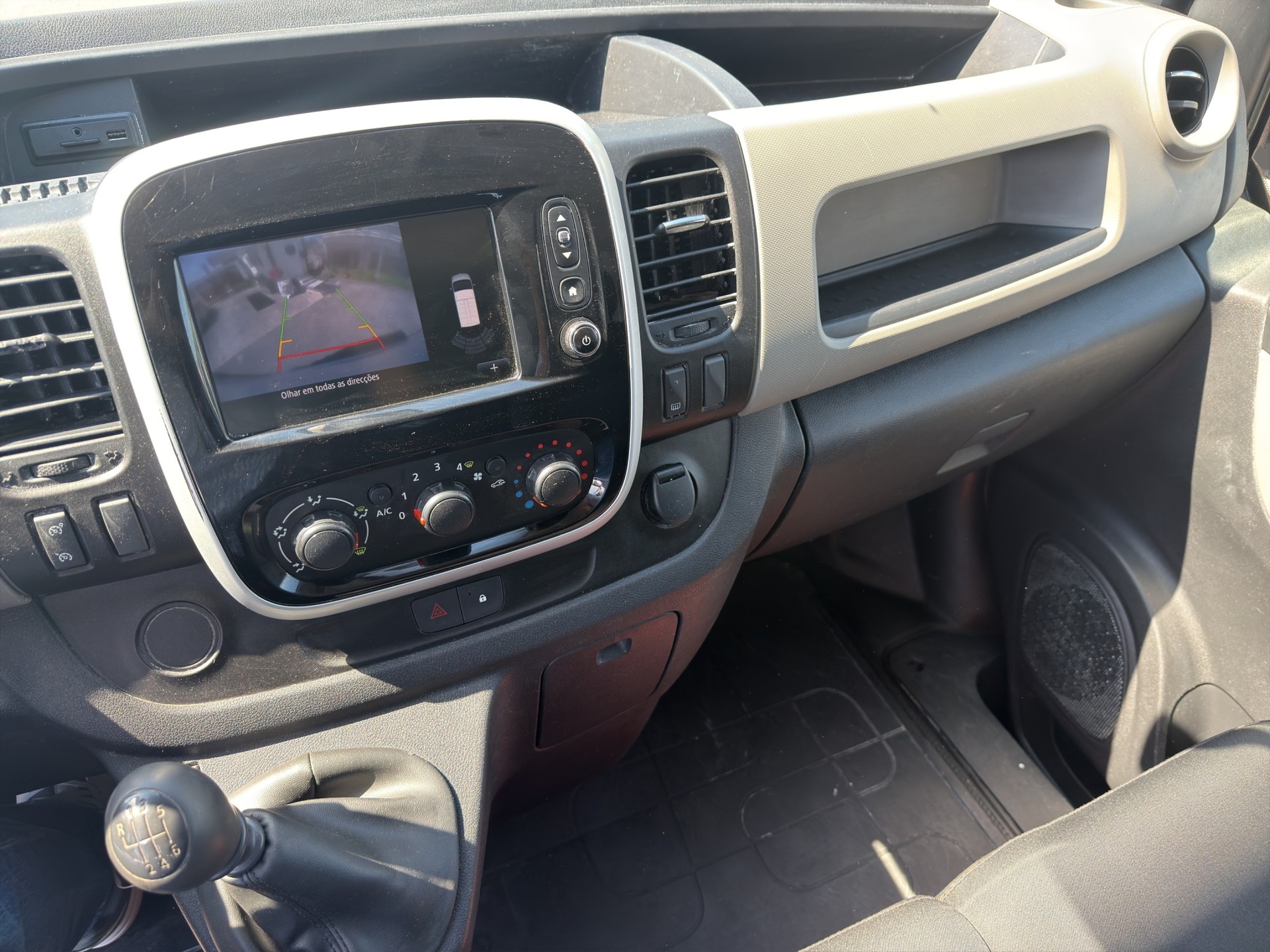 RENAULT Trafic 1.6 dCi 115 2.9t Business L1H1 , Klima, Navi , Rückfahrkamera . Frisch Ab MFK & Frisch Ab Grossem Service-image-11