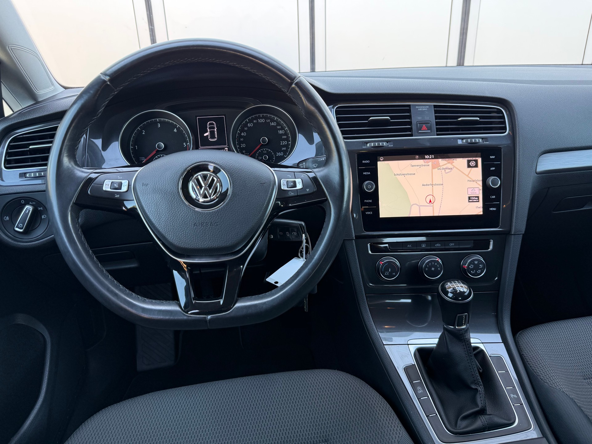 VW Golf 2.0 TDI Comfortline-image-6