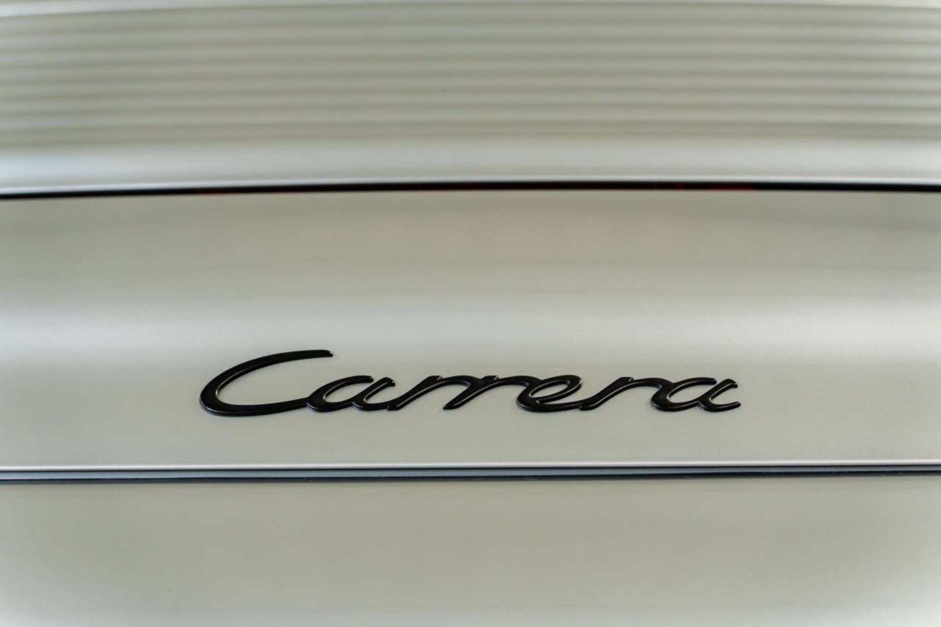 PORSCHE 911 Carrera Coupé-image-29