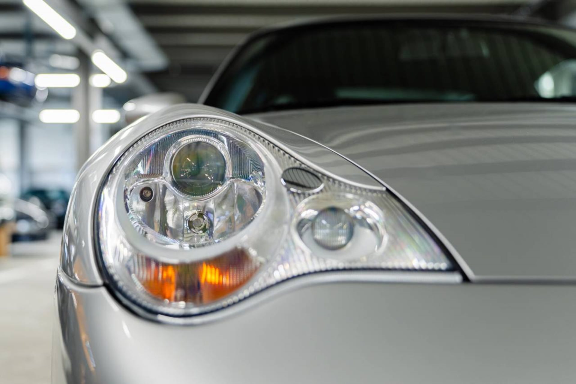 PORSCHE 911 Carrera Coupé-image-28